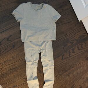 Women's Crewneck Short Sleeve Top and Legging Set - Light Gray